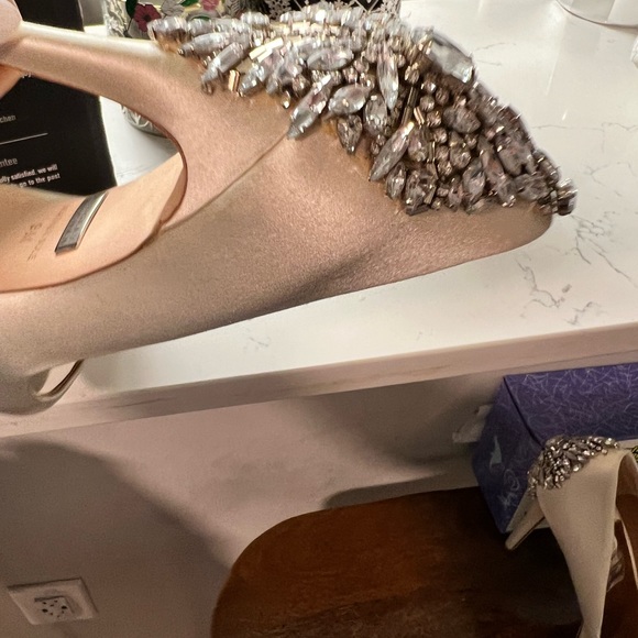 Ivory Badgley Mischka Kiara Peep-toe Pumps   Worn twice, Off-White / Cream. - Picture 2 of 9